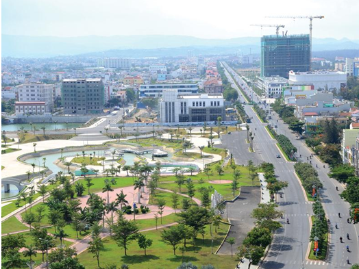 Đường Hùng Vương là trục xuyên tâm đô thị giữ vai trò quan trọng trong thực hiện quy hoạch đô thị của TP. Tuy Hòa