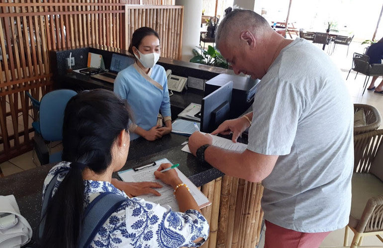 Phú Yên: Bắt buộc khai báo sức khỏe tất cả khách du lịch