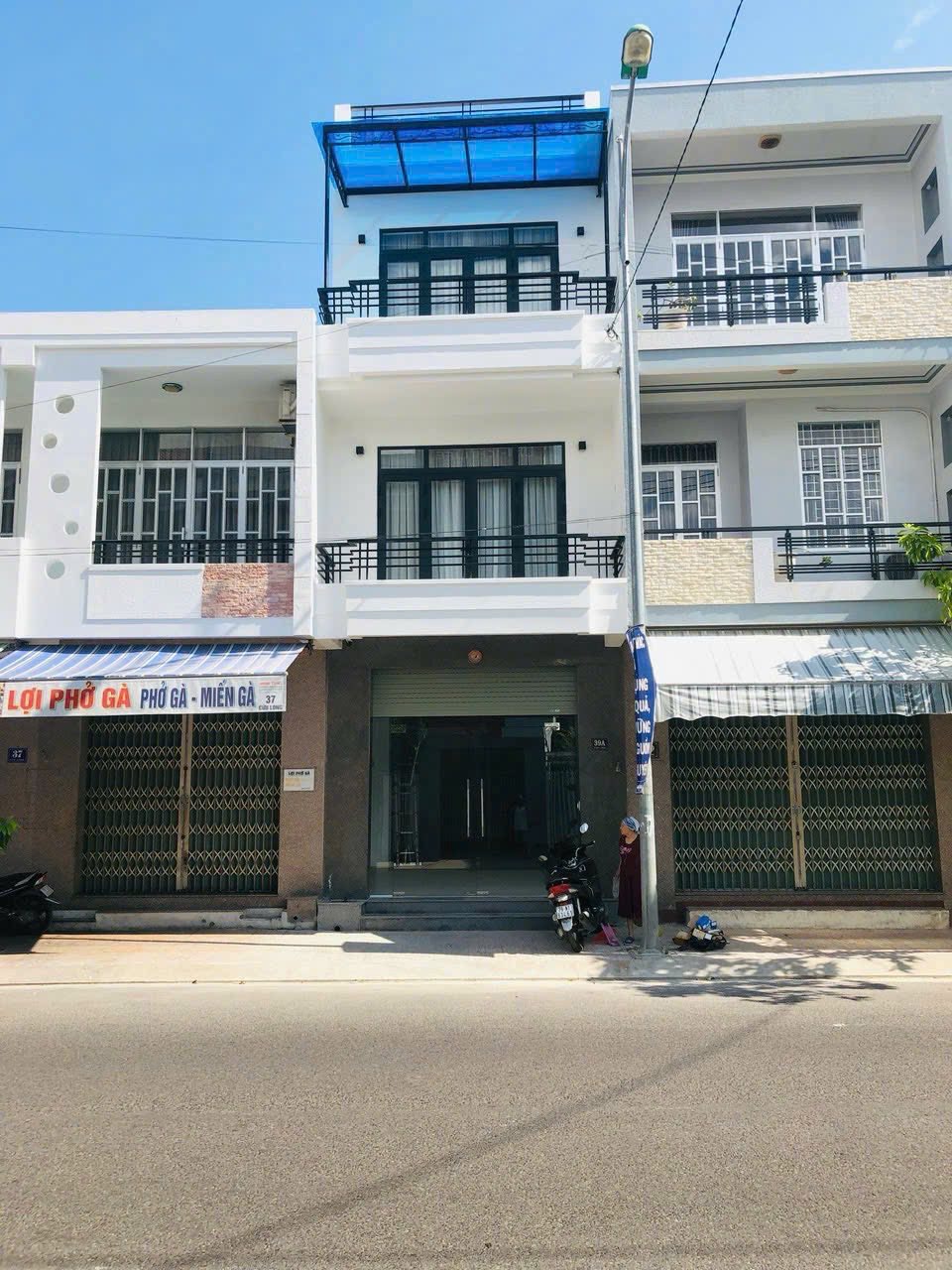 Bán nhà mặt đường Cửu Long, Nha Trang, 3 tầng nở hậu