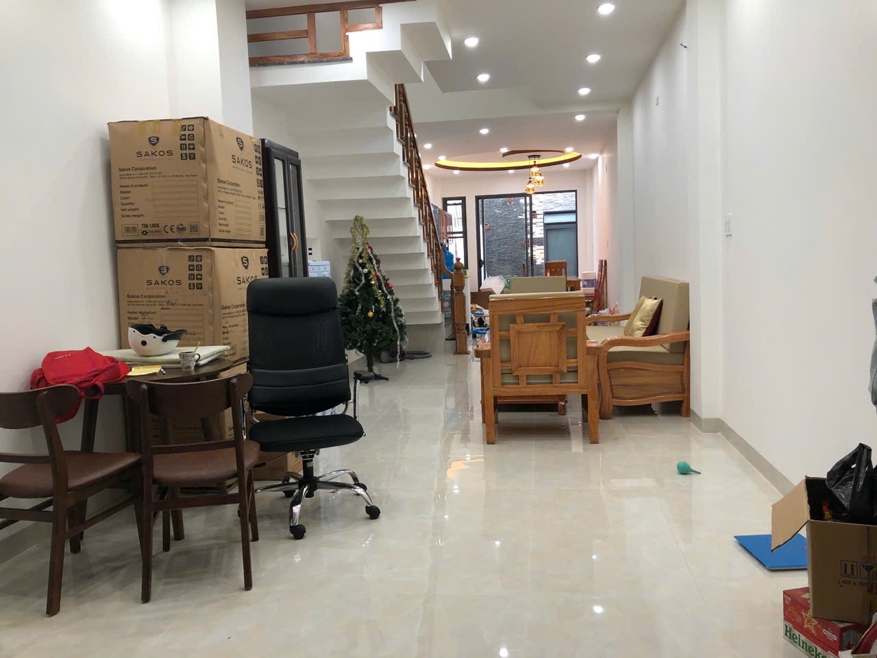 Bán nhà mặt tiền đường Hồng Lĩnh, Nha Trang, 3 tầng đẹp