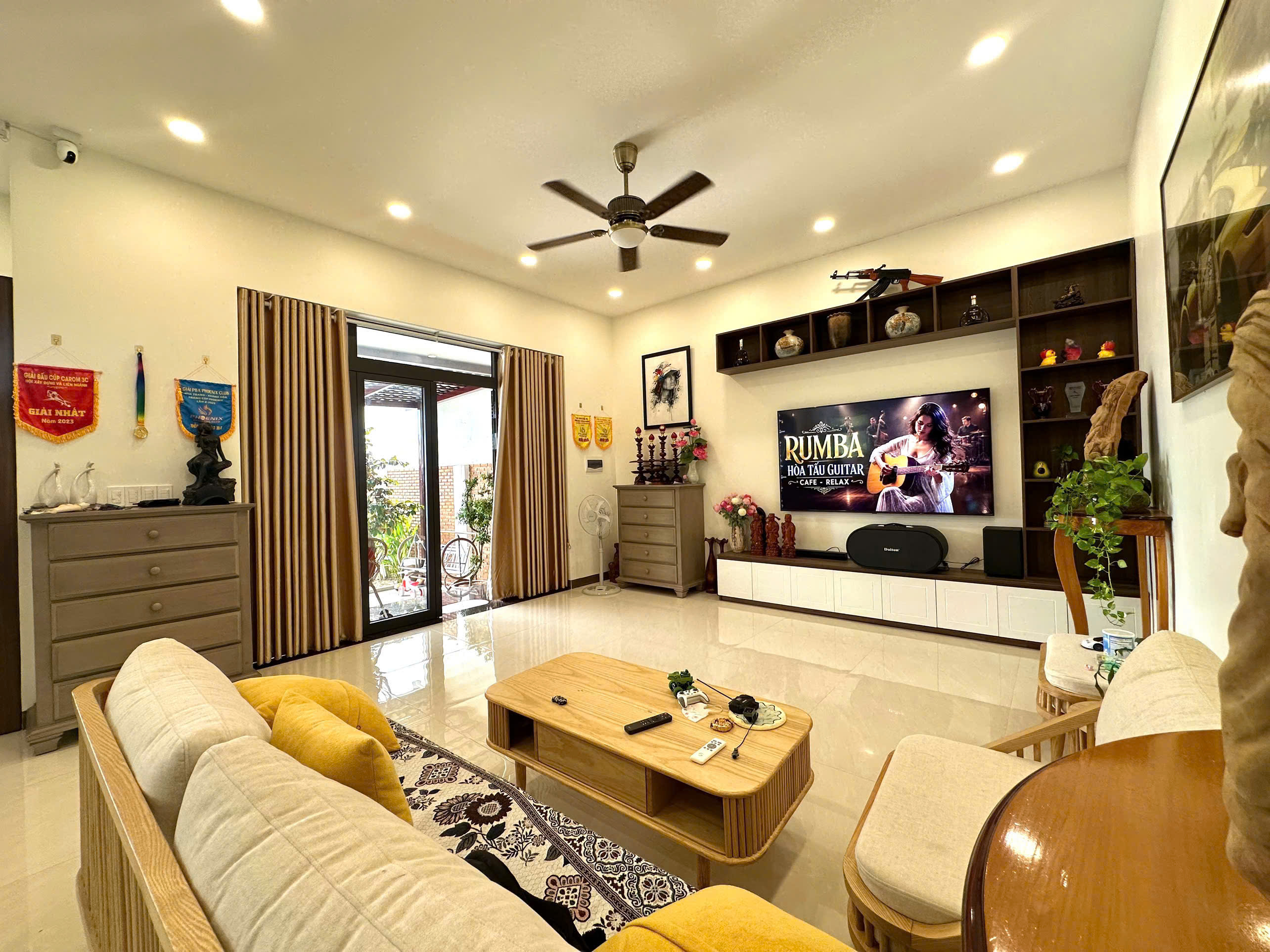 Nhà vườn mặt tiền view sông Cầu Bè - Tây Nha Trang. Giá 9.8ty