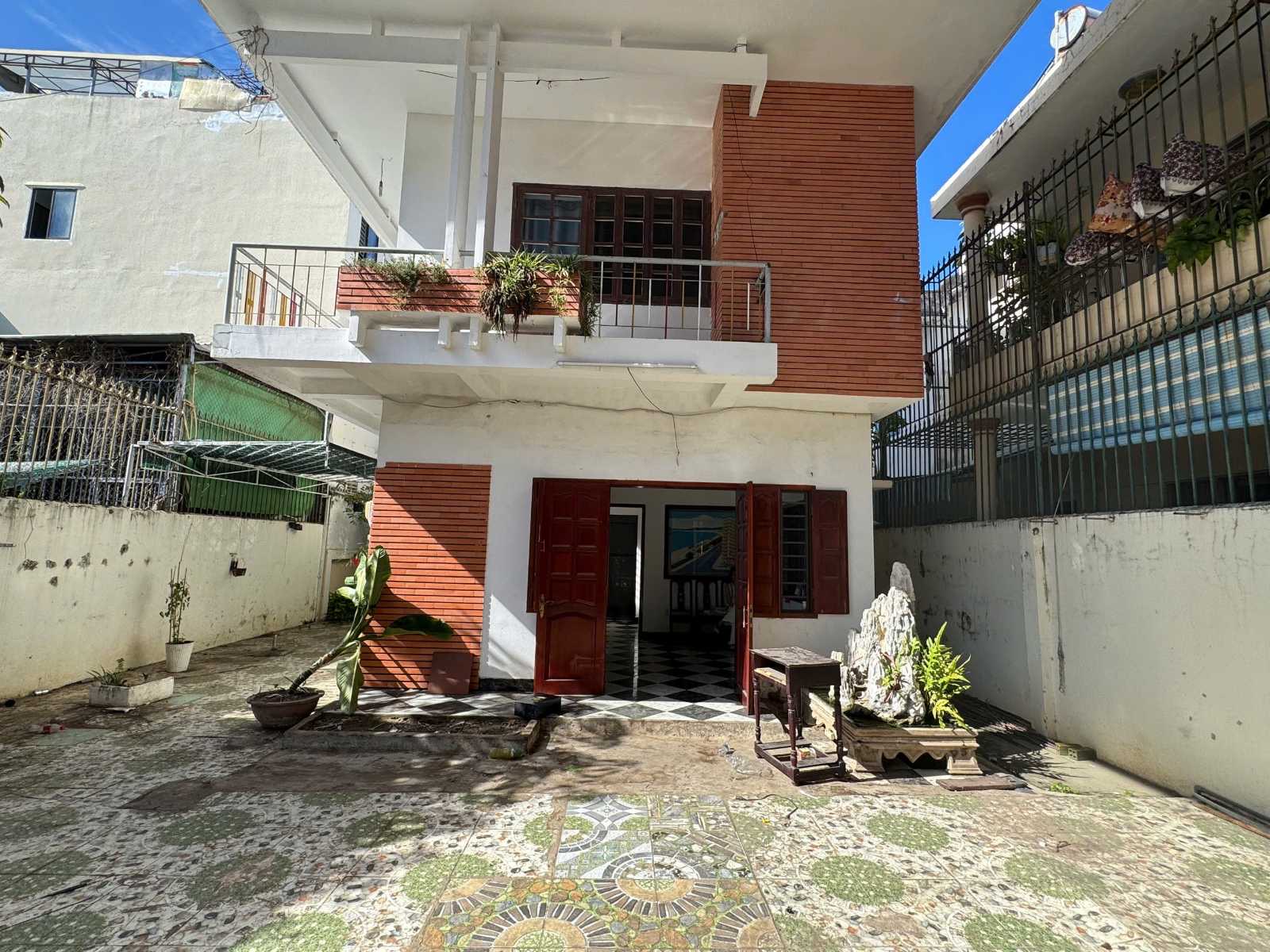 Bán lô đất mặt tiền đường Trường Sa, Nha Trang, Cạnh Chợ, Trường học