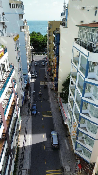 Cần bán nhanh khách sạn mặt tiền đường 96 Trần Phú Nha Trang, cách biển 80m.