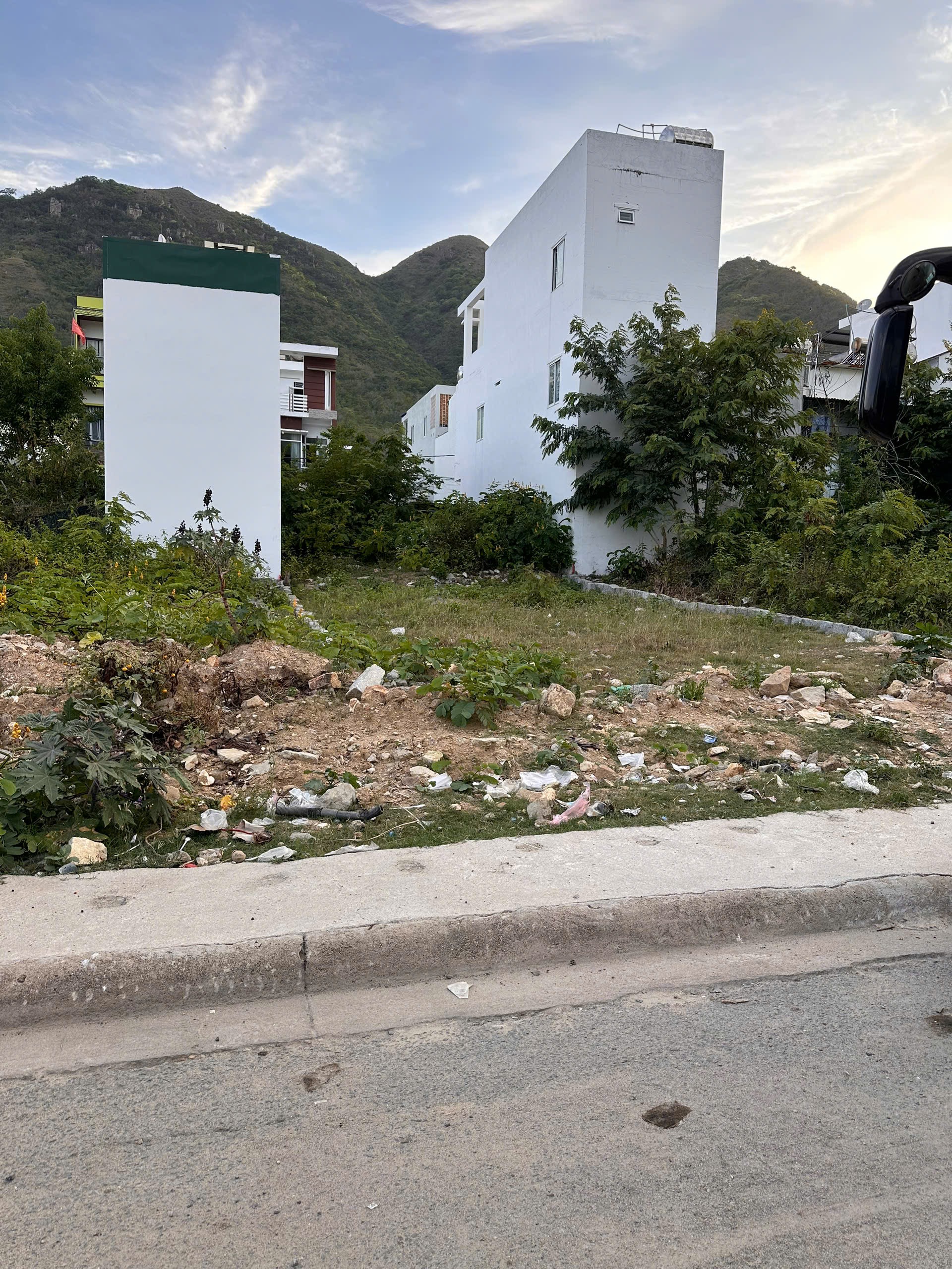 Bán lô đất mặt tiền Trần Khát Chân, Nha Trang