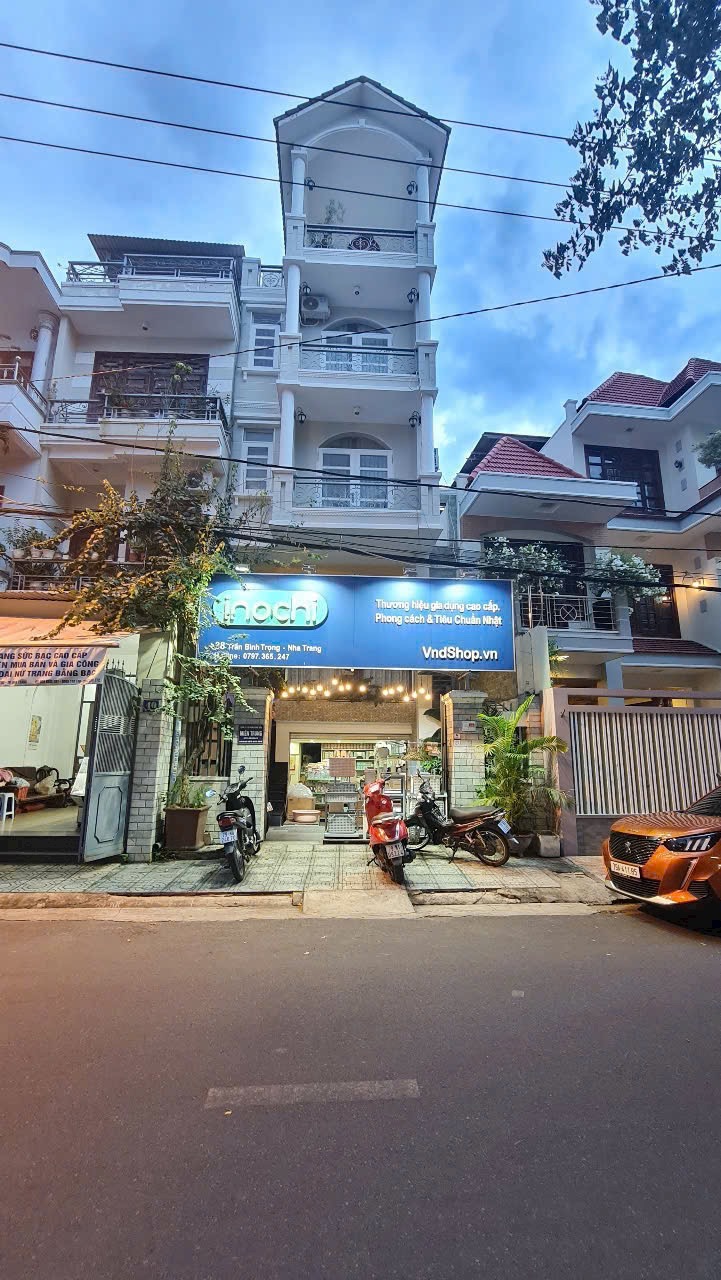 Bán nhà 5 tầng mặt tiền đường Trần Bình Trọng, Nha Trang