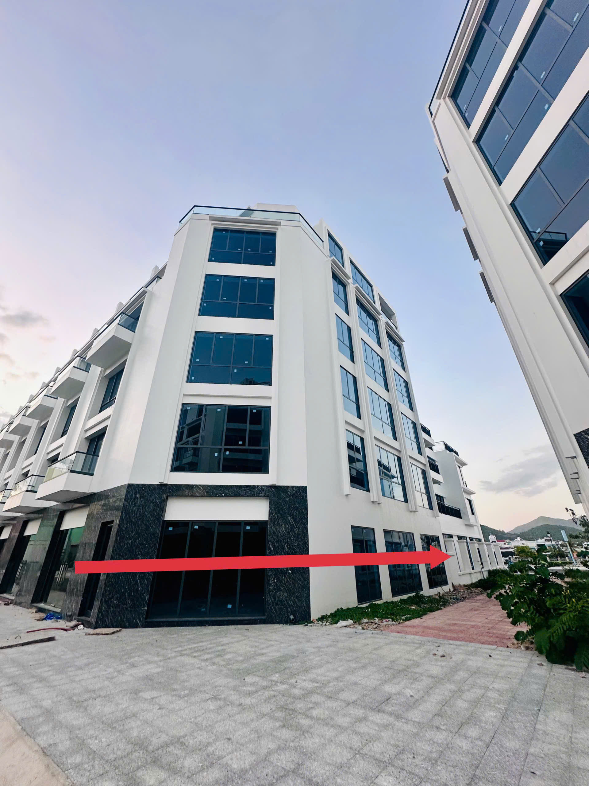 BÁN  NHÀ GÓC 5 TẦNG TTTP – XÂY THÔ KHU DỰ ÁN CỒN TÂN LẬP – NHA TRANG. GIÁ 22ty