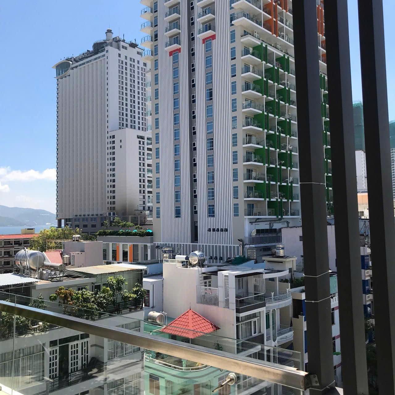 Bán khách sạn 7 tầng mặt tiền Hoàng Hoa Thám, kinh doanh sầm uất. Giá chỉ 17.5 tỷ 