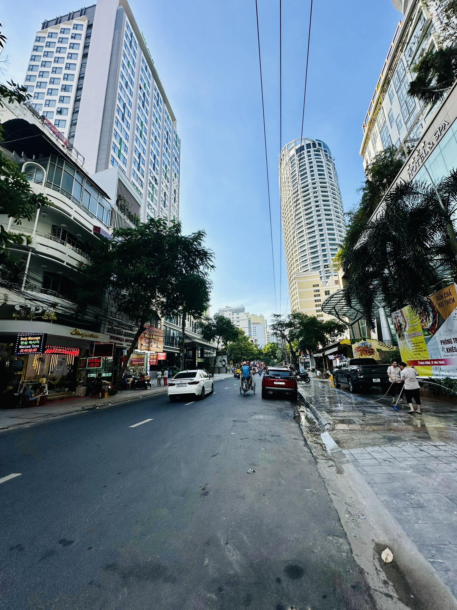 Bán nhà 3 tầng mặt tiền đường Hùng Vương khu phố tây Nha Trang