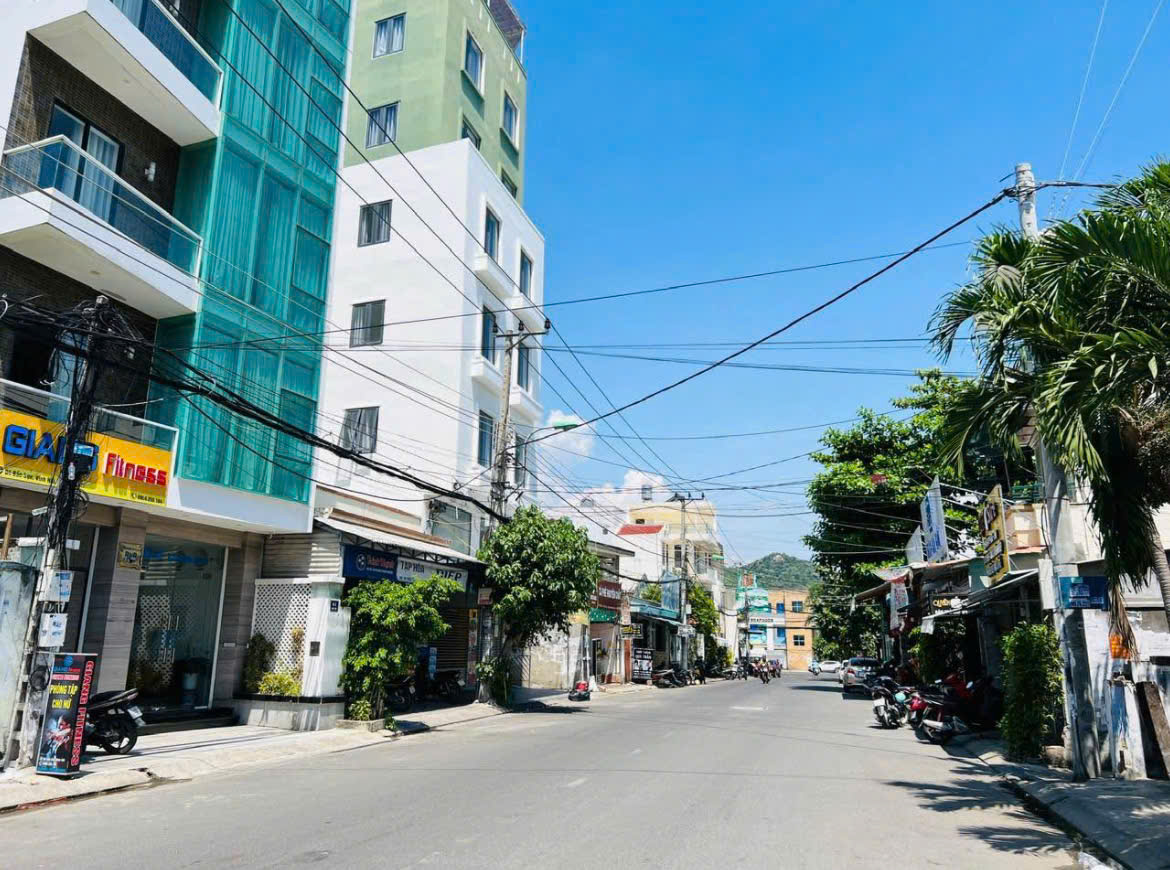 Nhà hẻm oto đường Bắc Sơn cách biển chỉ 600m. Giá 3.3 tỷ