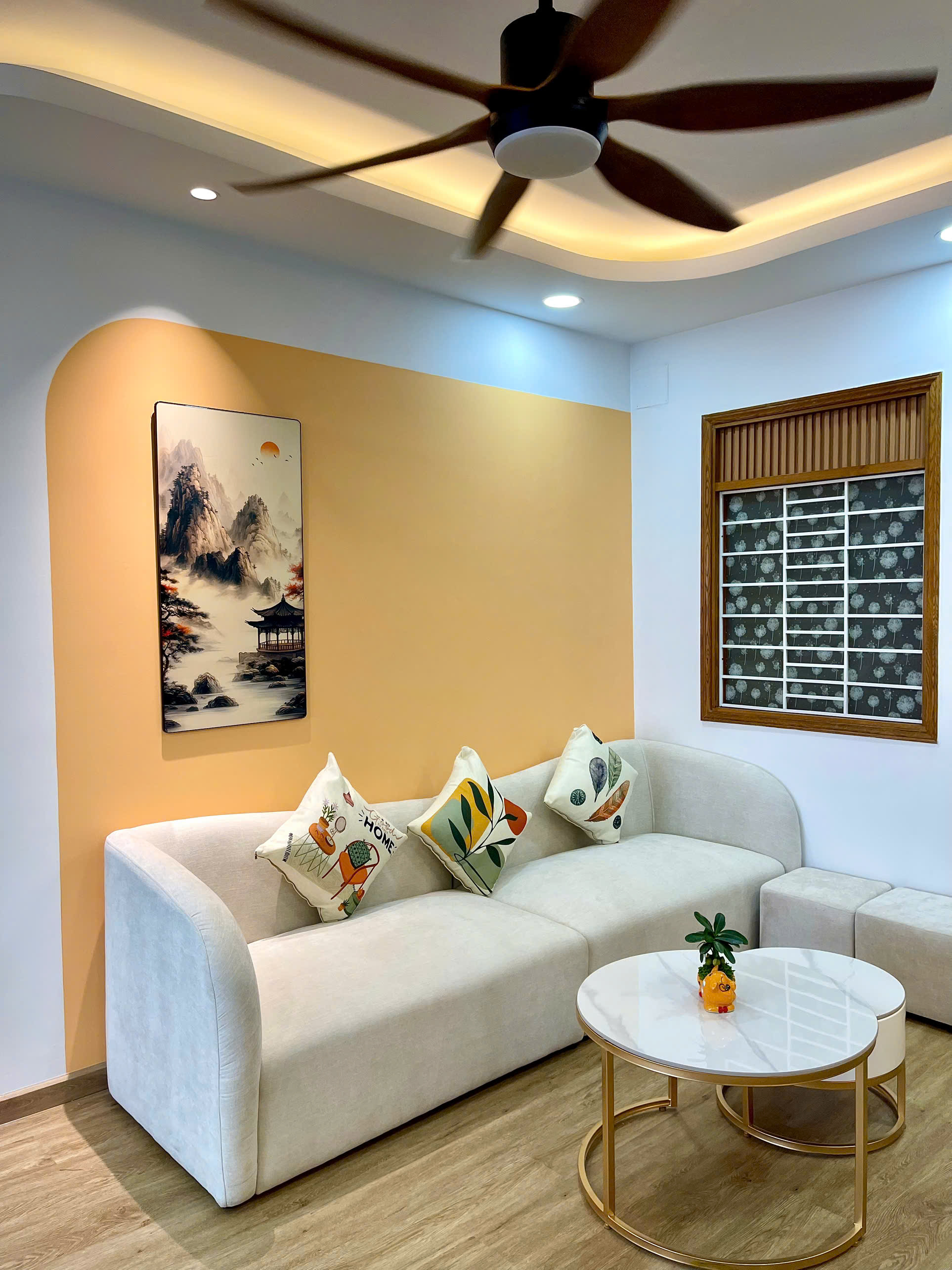Bán căn hộ CT6 - Tầng 2 Vĩnh Điềm Trung. View ban công công viên Đông Bắc , cửa chính Tây Nam thoáng mát cả ngày. Dt 60m2. Giá 2.445 tỷ
