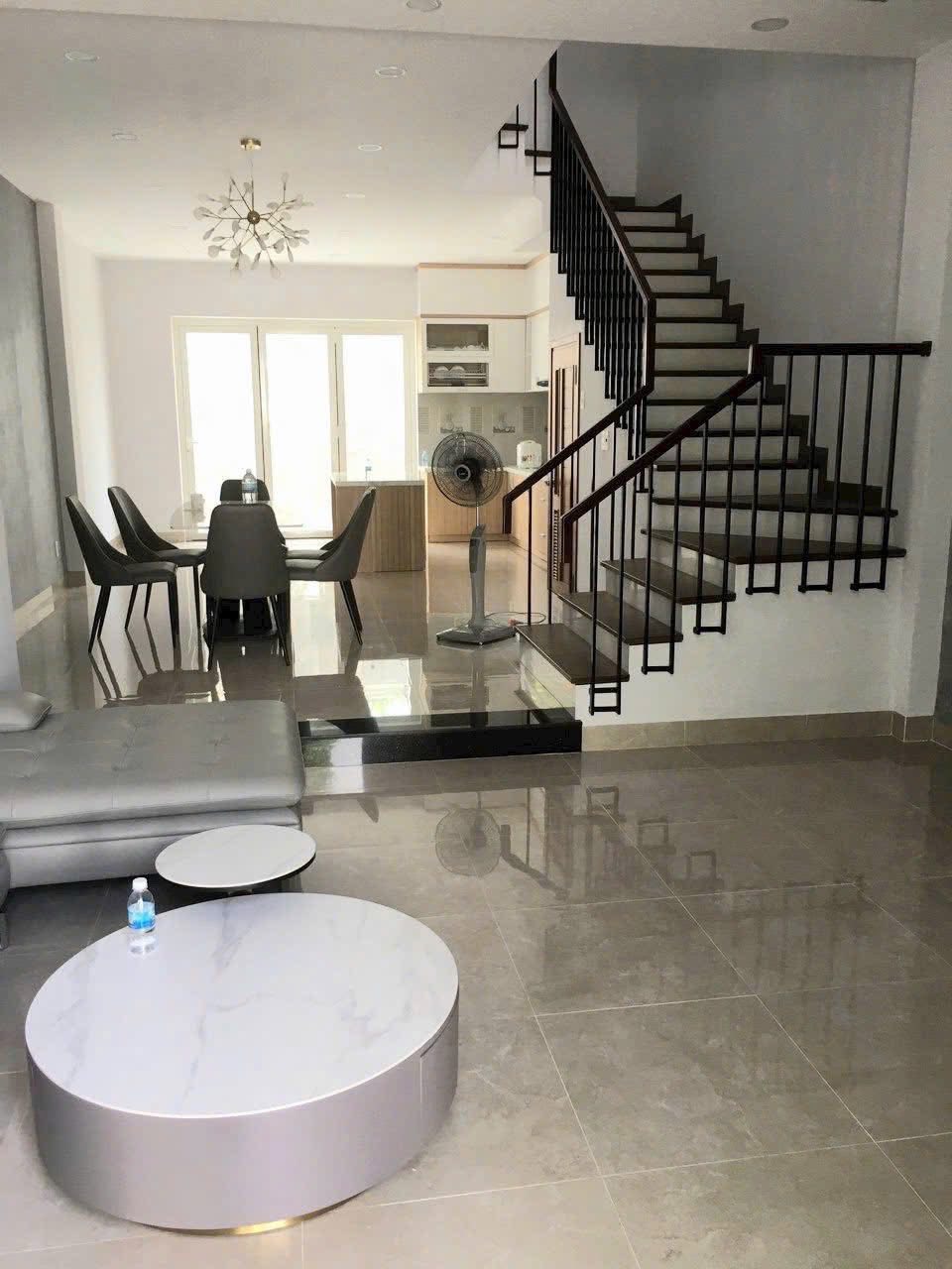 BÁN NHÀ 3 TẦNG KĐT VCN PHƯỚC LONG 1 ĐỐI DIỆN CÔNG VIÊN, GẦN SÔNG.