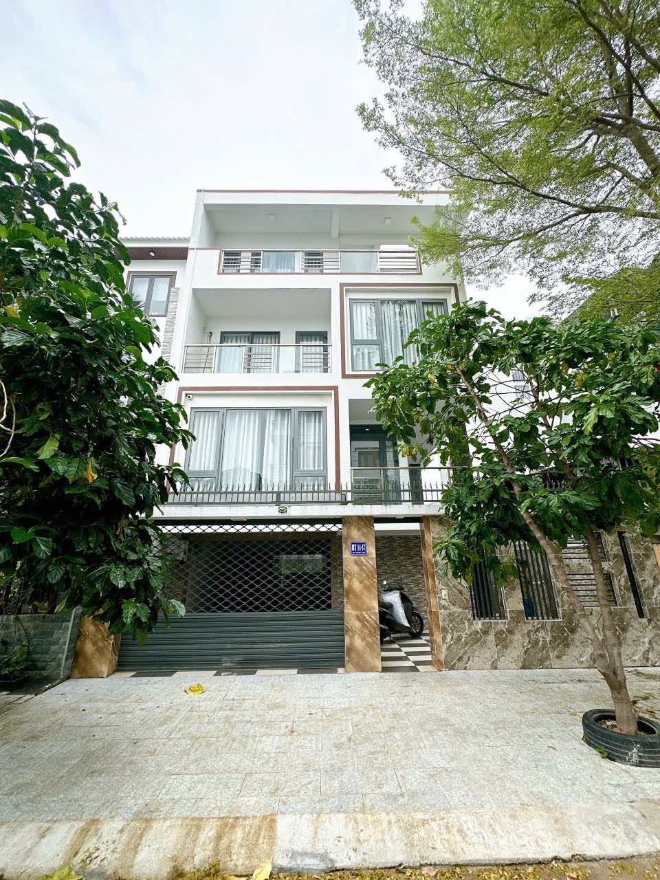 Bán biệt thự khu Phước Long A, Nha Trang, 162m2 giá 17,5 tỷ