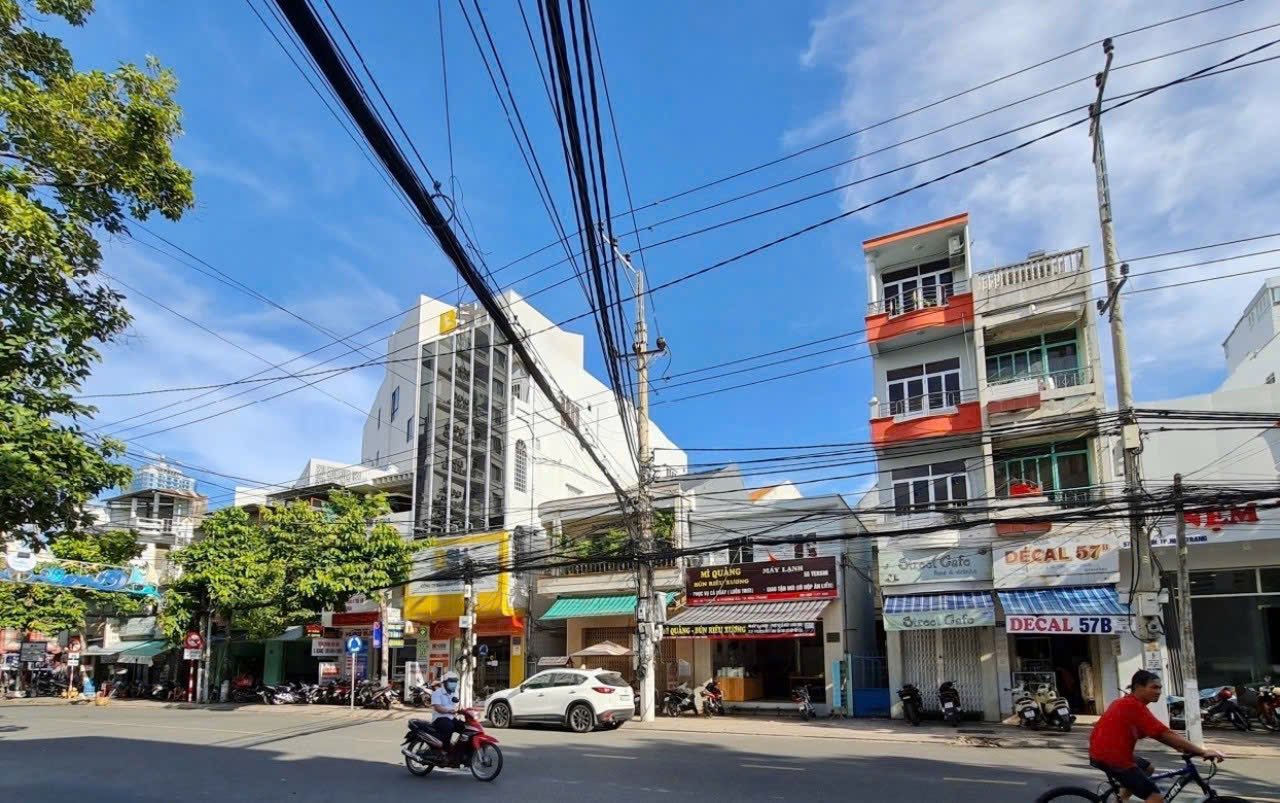 Bán nhà 2 tầng mặt tiền đường Yersin - Giá 12 Tỷ - Tp Nha Trang