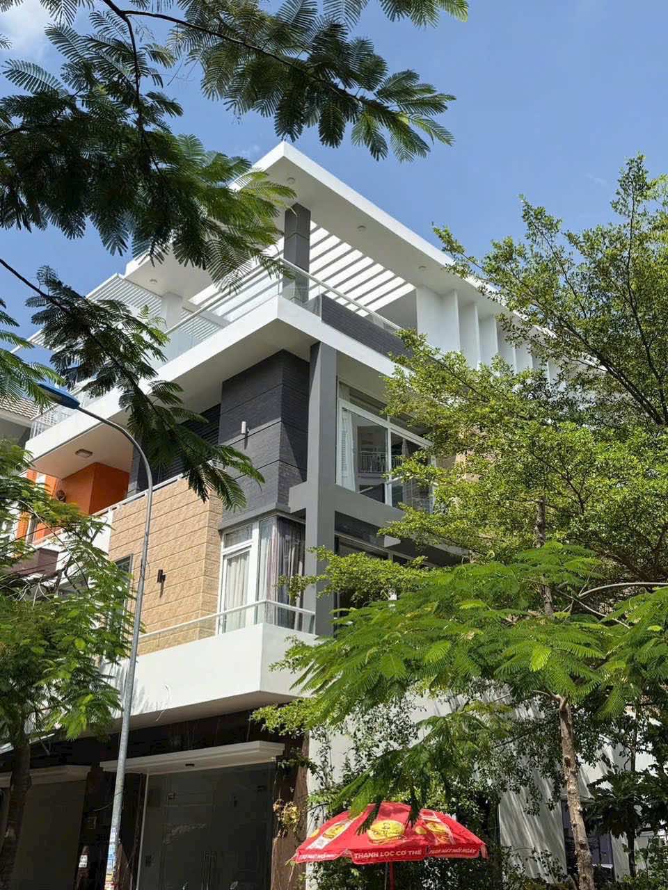 Bán nhà 3 mặt thoáng đường Đàm Quang Trung, KĐT Vĩnh Điềm Trung, Nha Trang