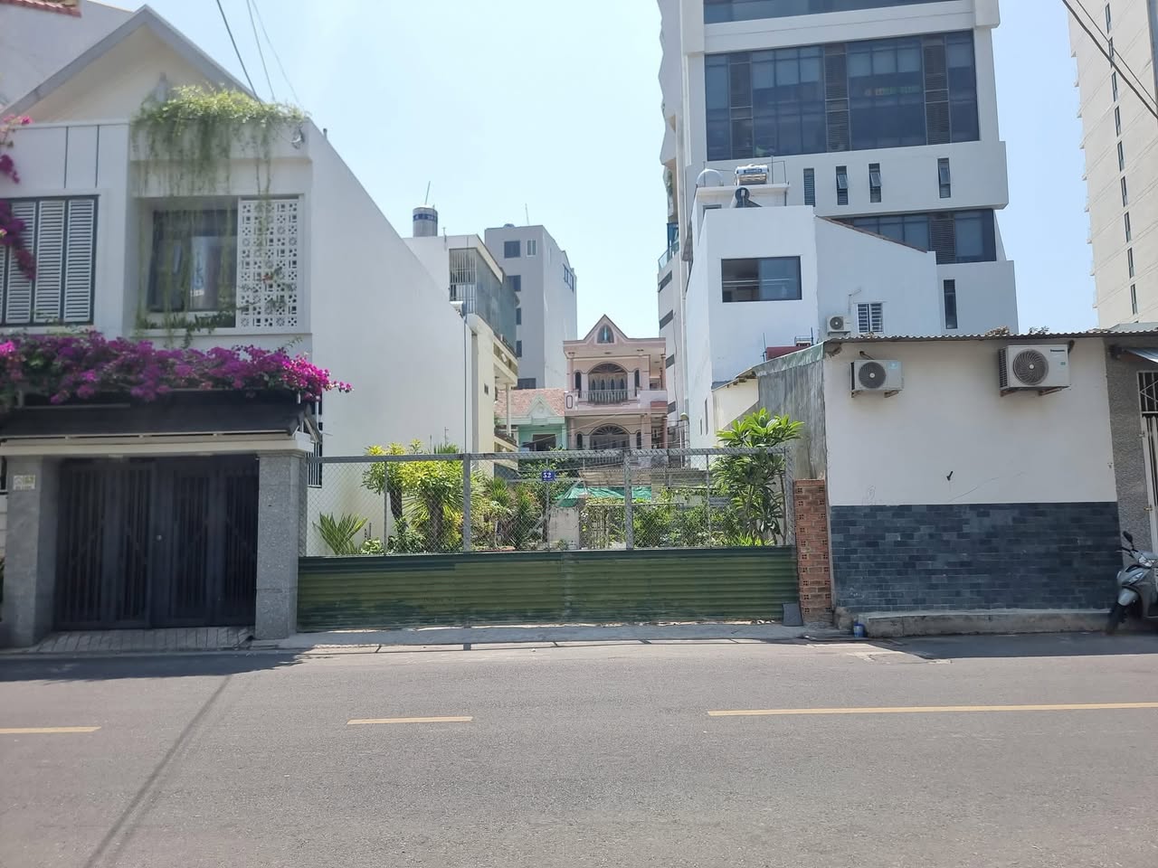 Bán lô đất đẹp 02 mặt đường Dương Hiến Quyền, phường Vĩnh Hòa, Nha Trang