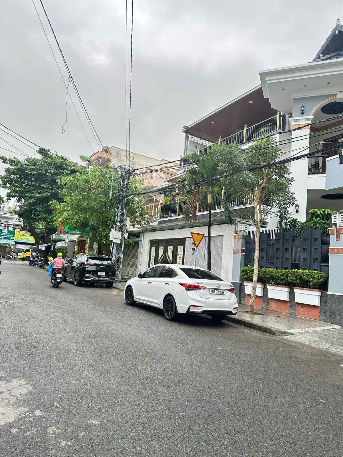 Bán nhà biệt thự mặt tiền Cổ Loa, Phường Tân Tiến, Nha Trang