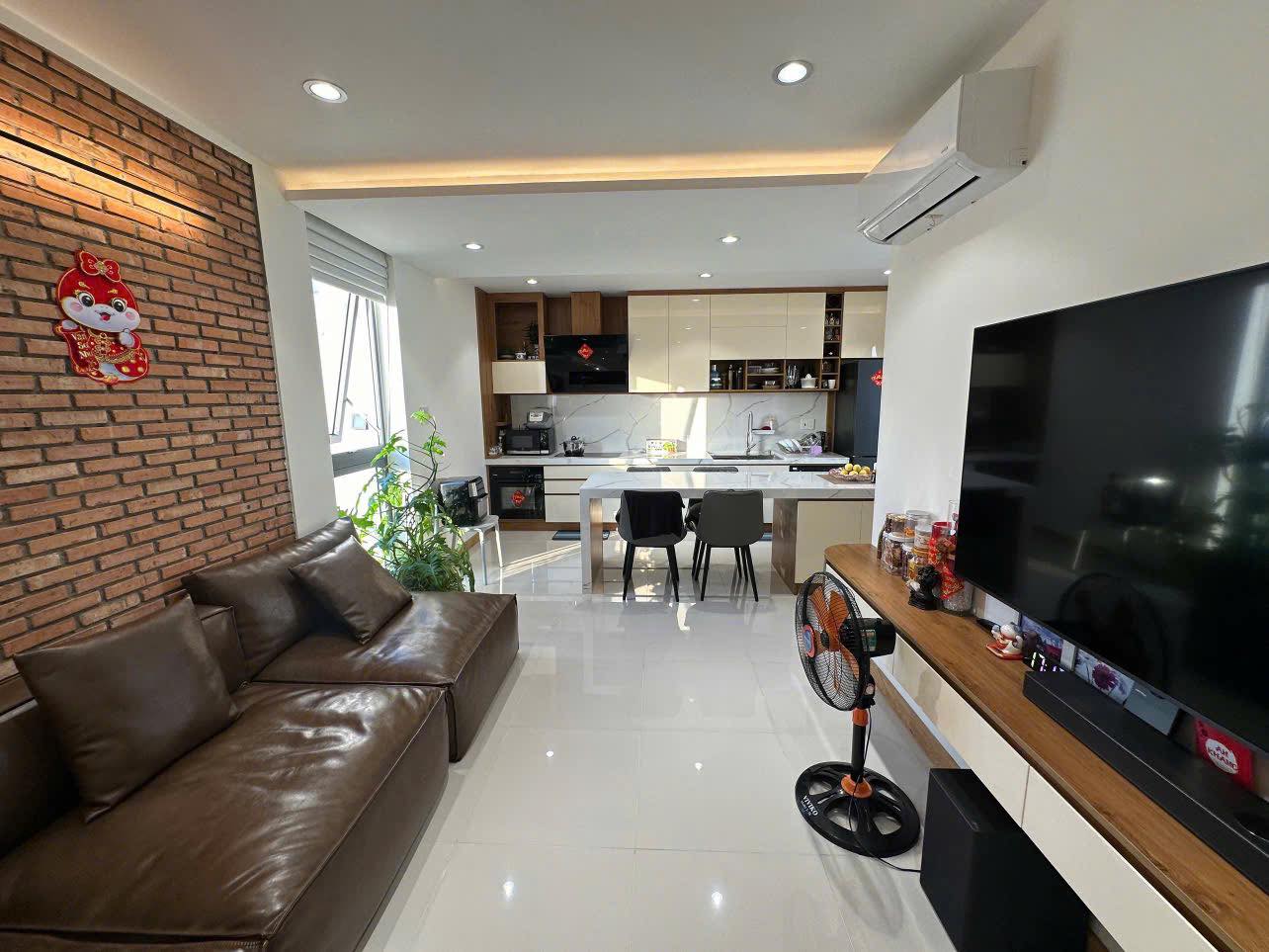 Bán nhà hẻm Vũ Lăng, Nha Trang gần đường giao Song Hào có Thang Máy