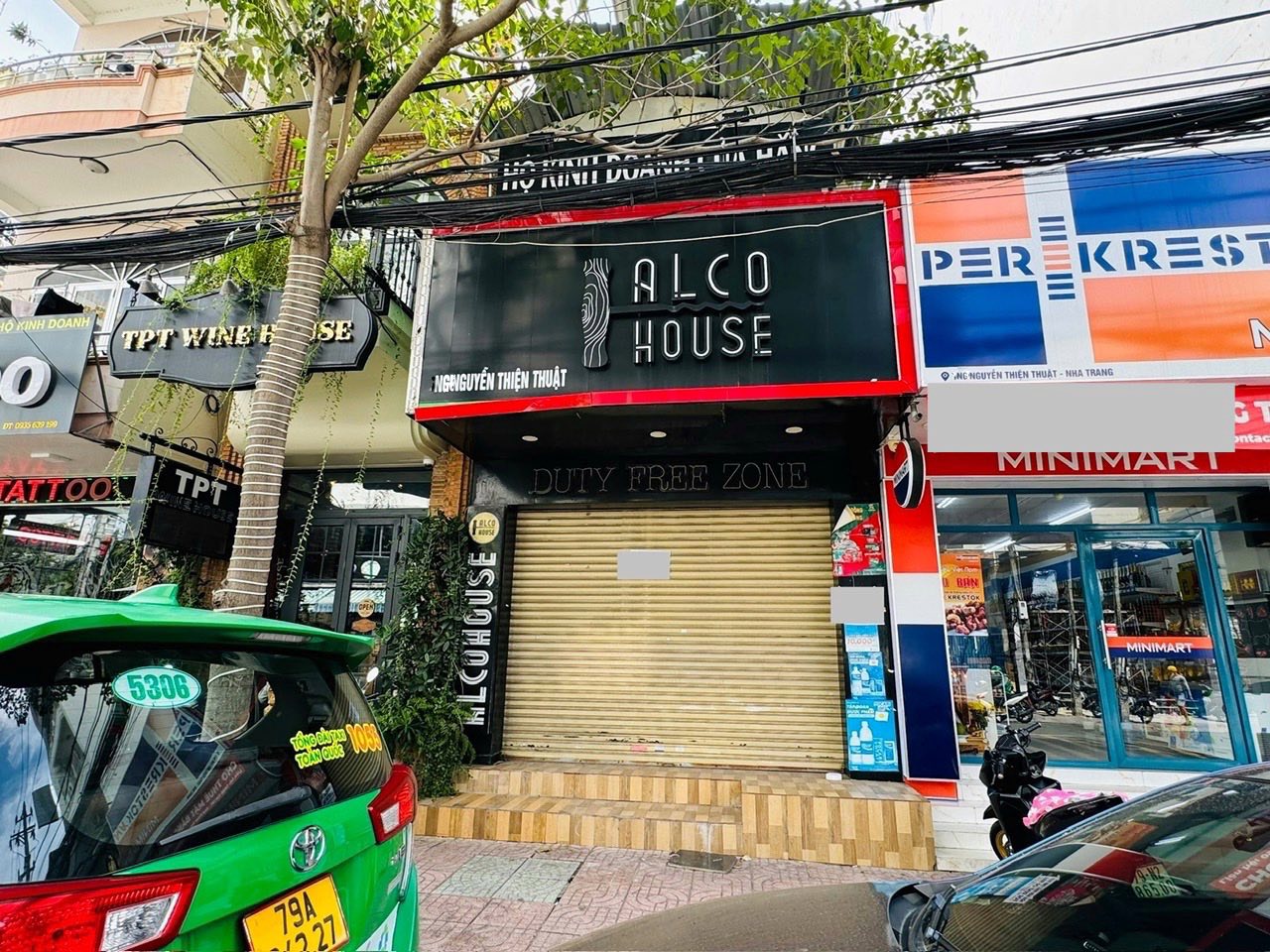 Bán nhà mặt đường Nguyễn Thiện Thuật, Nha Trang, cách Biển 400m