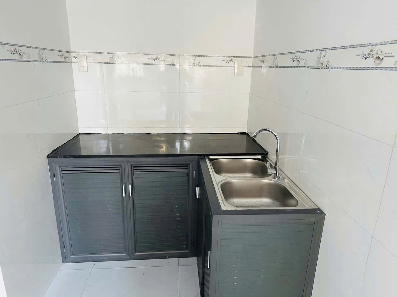 Cần bán nhanh dãy trọ sau chợ Diên An. Dt 198.2m2. Giá 5.3ty