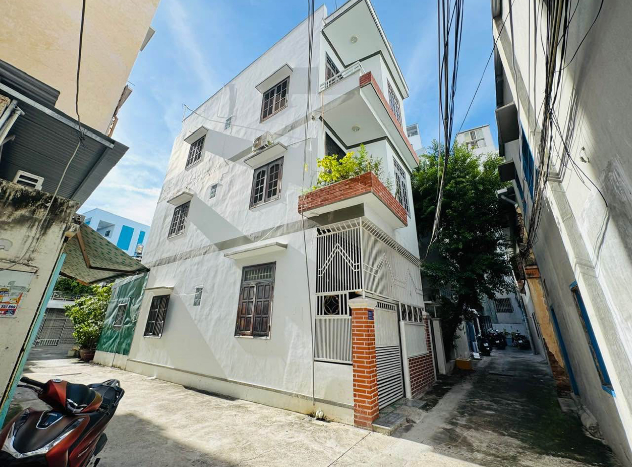 Bán nhanh căn nhà hẻm Hoàng Hoa Thám, Nha Trang, gần Biển