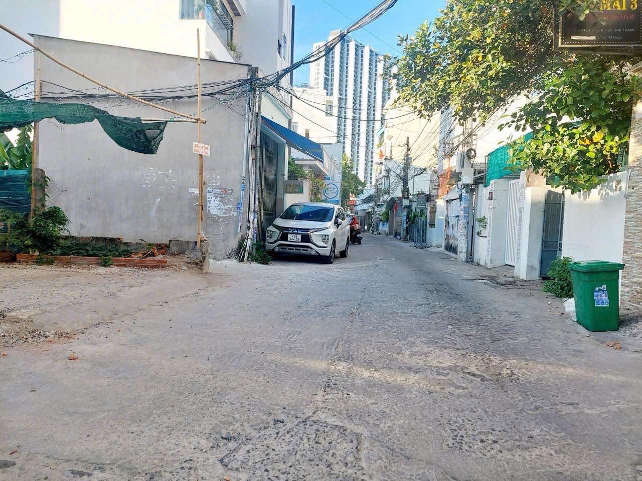 Bán lô góc đất mặt tiền đường Sao Biển, Nha Trang cách biển 200m
