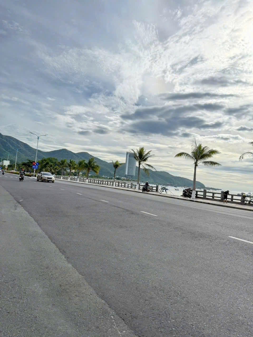 Gia đình không sử dụng nên bán lô đất Veaw biển, Đien Bien Phu + Phạm Văn Đồng - Bắc Nha Trang. Giá 89ty