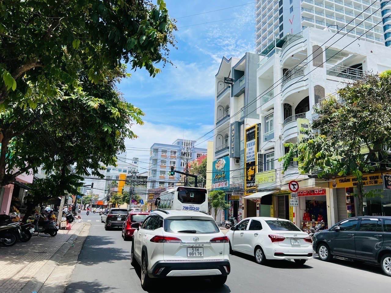 Bán căn góc phố Tây - nhà 7 tầng mặt tiền đường Nguyễn Thiện Thuật, Nha Trang