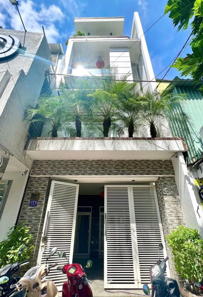 Bán nhà mặt tiền Nguyễn Thị Minh Khai, Nha Trang, cách Biển 400m