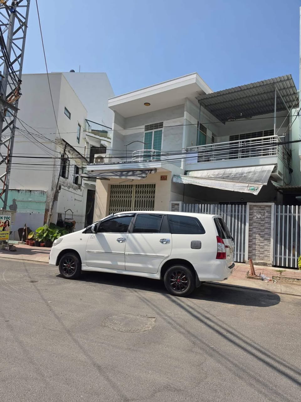 Bán nhà mặt tiền đường Nguyễn Bỉnh Khiêm, Nha Trang, cách Biển 700m