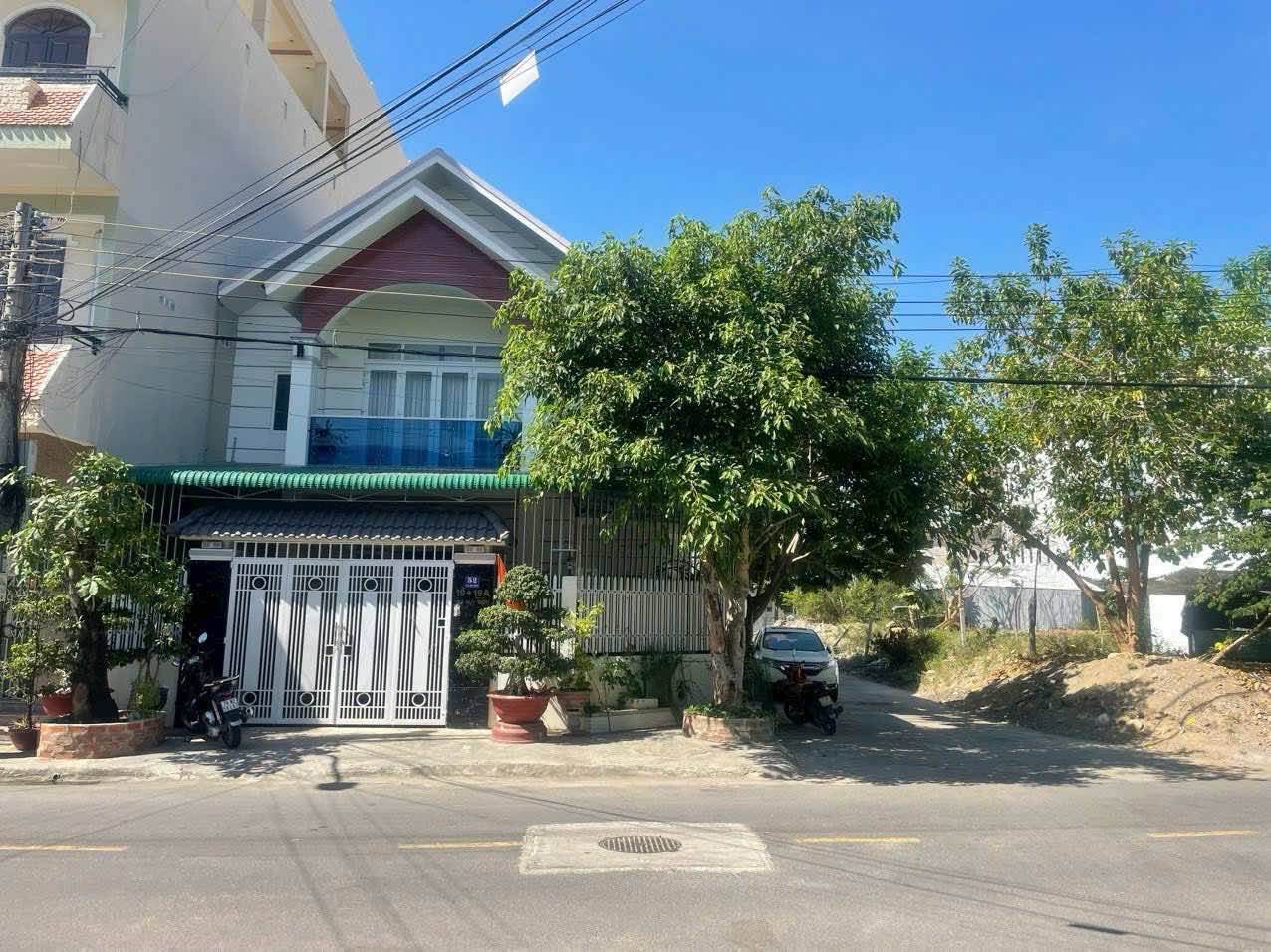 Bán Biệt thự góc khu Hòn Sện, gần Bến Du Thuyền Nha Trang