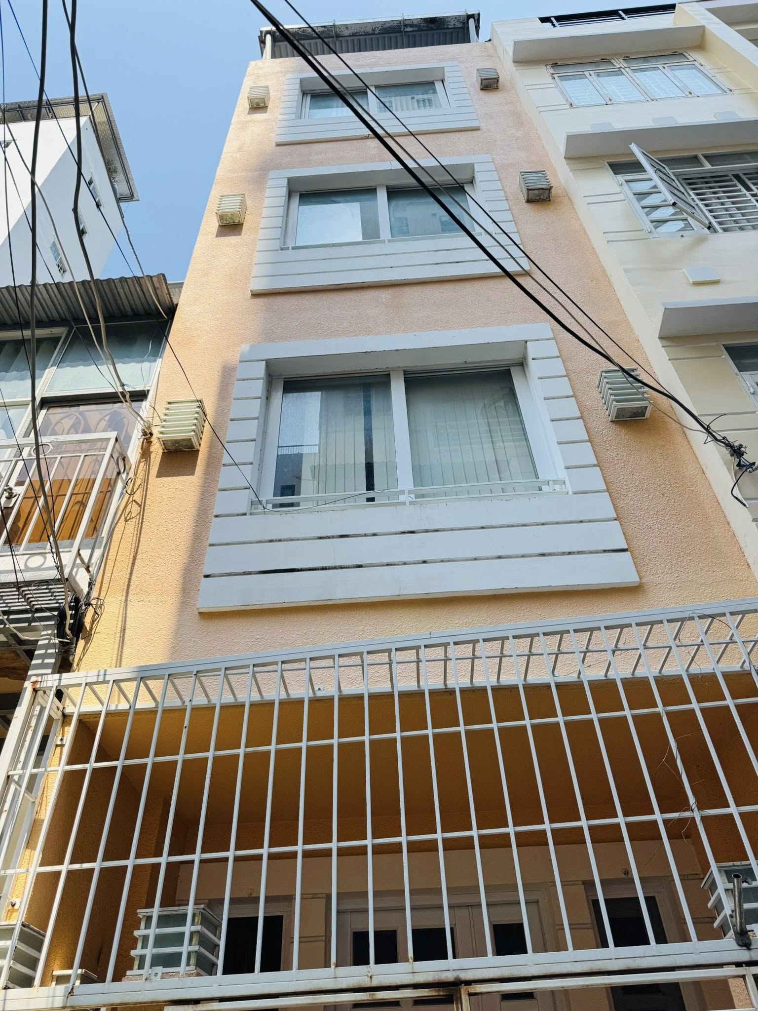 Bán nhà thiết kế căn hộ cho thuê khu phố Tây, hẽm NGUYỄN THIỆN THUẬT gần biển