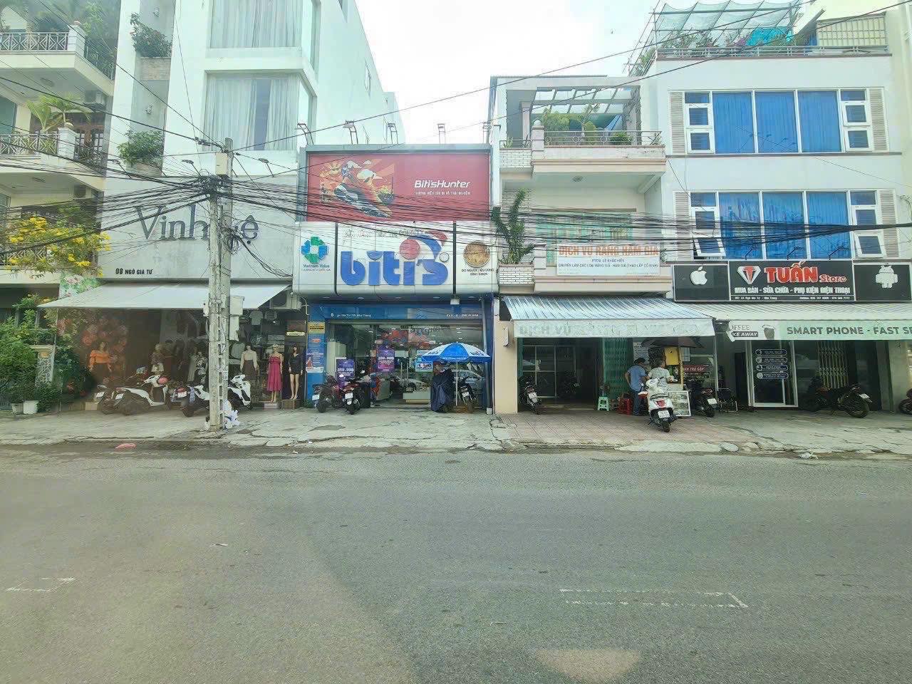 Bán nhà mặt đường Ngô Gia Tự, Nha Trang, đang cho thuê 64tr/ tháng