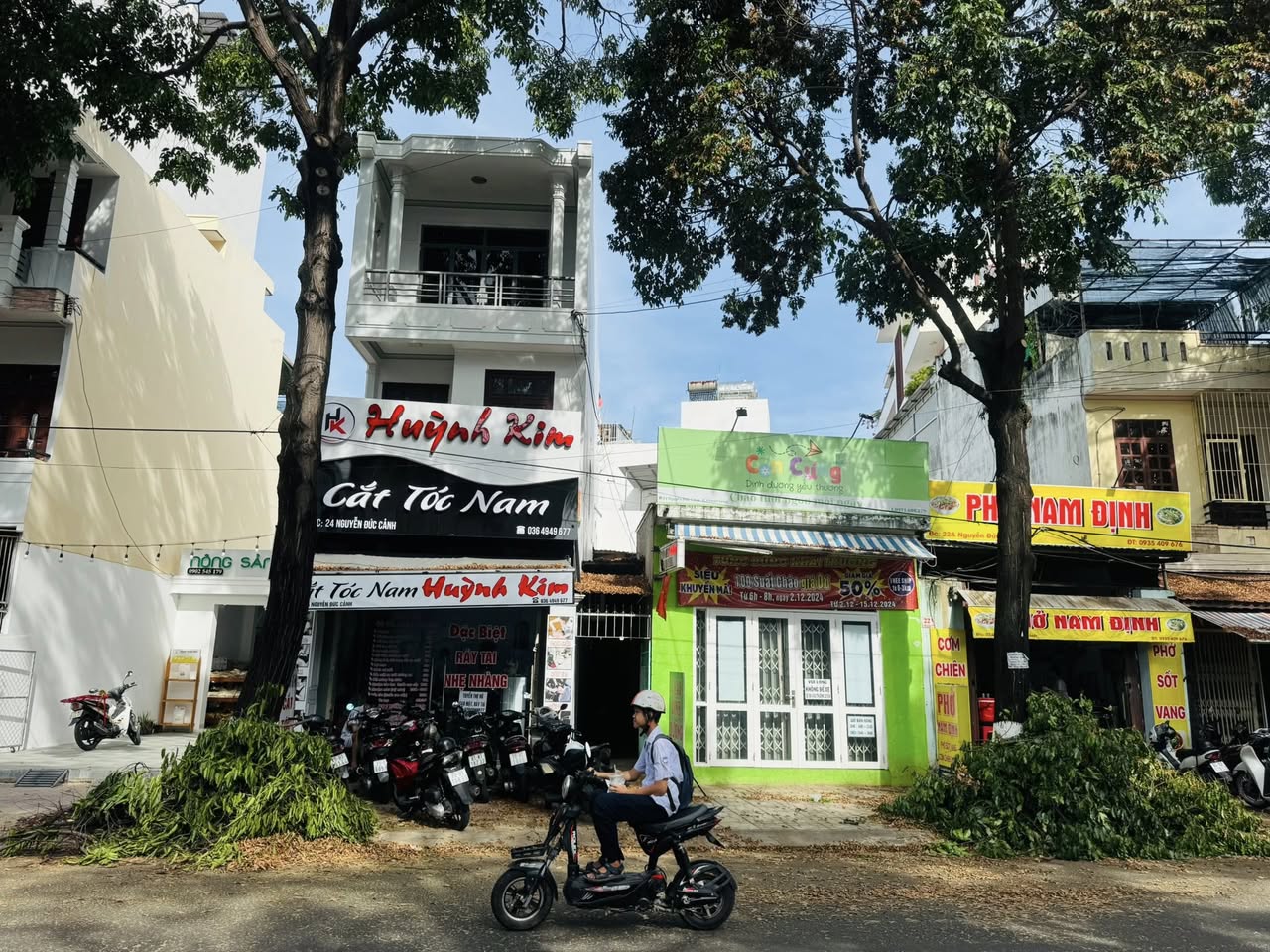 Bán căn nhà mặt tiền đường Nguyễn Đức Cảnh ( mặt tiền gần 10m siêu hiếm )