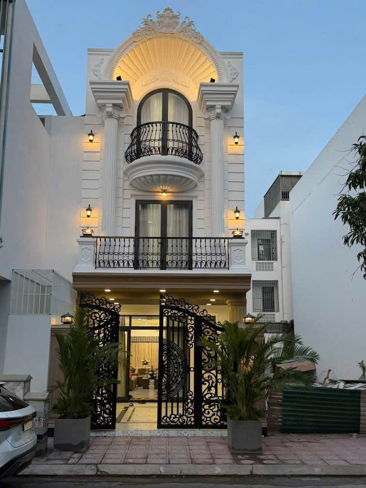 BÁN NHÀ ĐẸP - ĐƯỜNG 2B KĐT LÊ HỒNG PHONG II ( HÀ QUANG 2 ) – NHA TRANG. DT 100m2. Giá 10.4ty