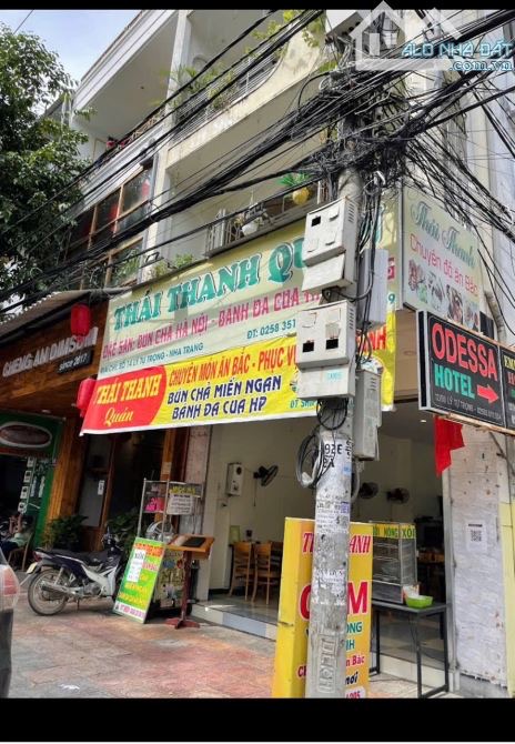 Bán nhà góc 2 mặt tiền vị trí vàng đường Lý Tự Trọng, Nha Trang - DT: 184.9 m², giá: 400tr/m².