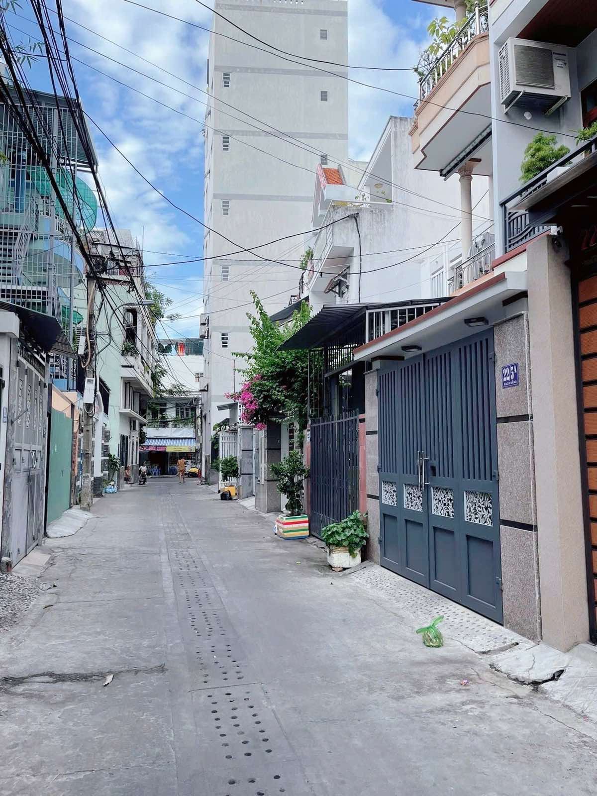 Bán nhà hẻm oto thông đường Hồng Bàng-Bạch Đằng