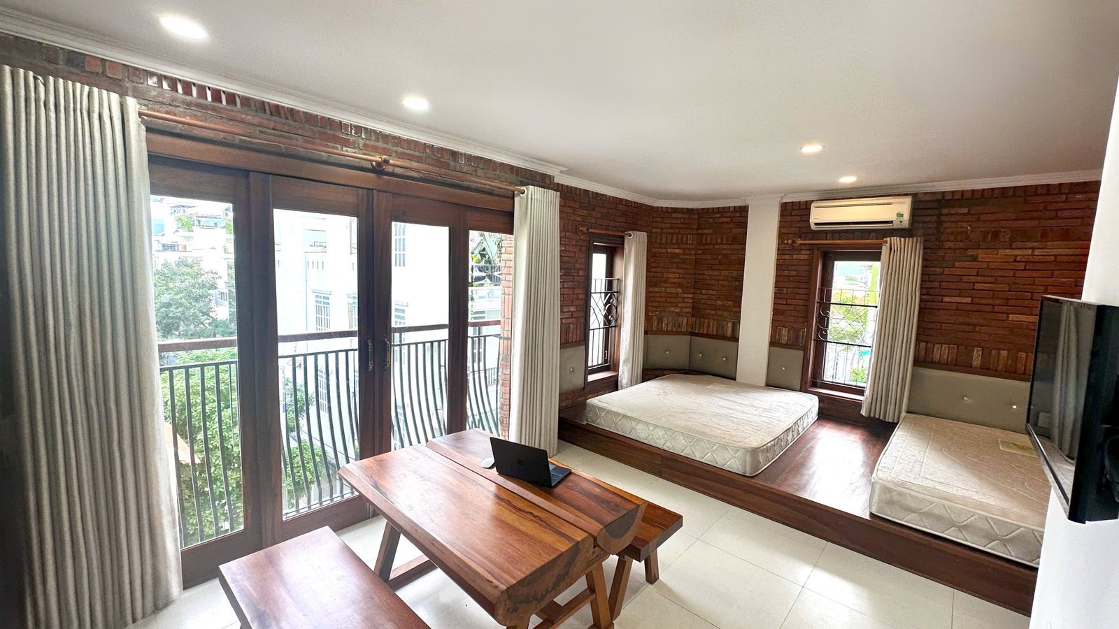 Bán nhà 7 tầng khu “Phố Tây” trung tâm Nha Trang, cách Biển 350m