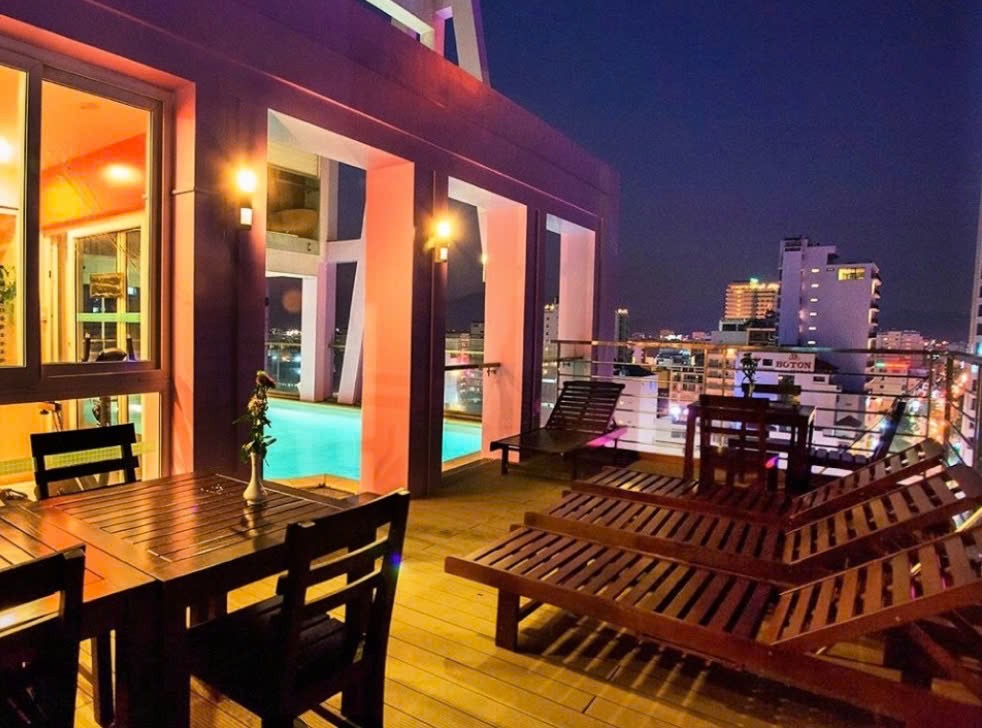 Bán Khách sạn 12 Tầng mặt tiền đường Hùng Vương, Nha Trang