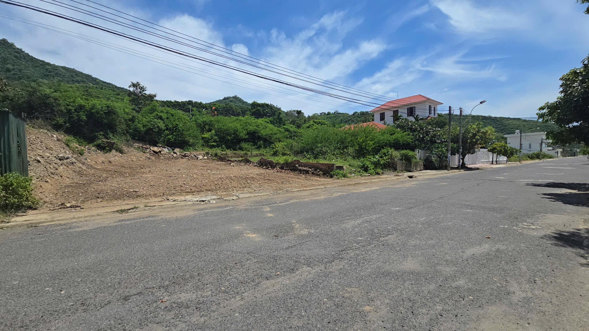 Bán lô đất mặt tiền đường Triệu Quang Phục, Vĩnh Hoà - 42tr/m2