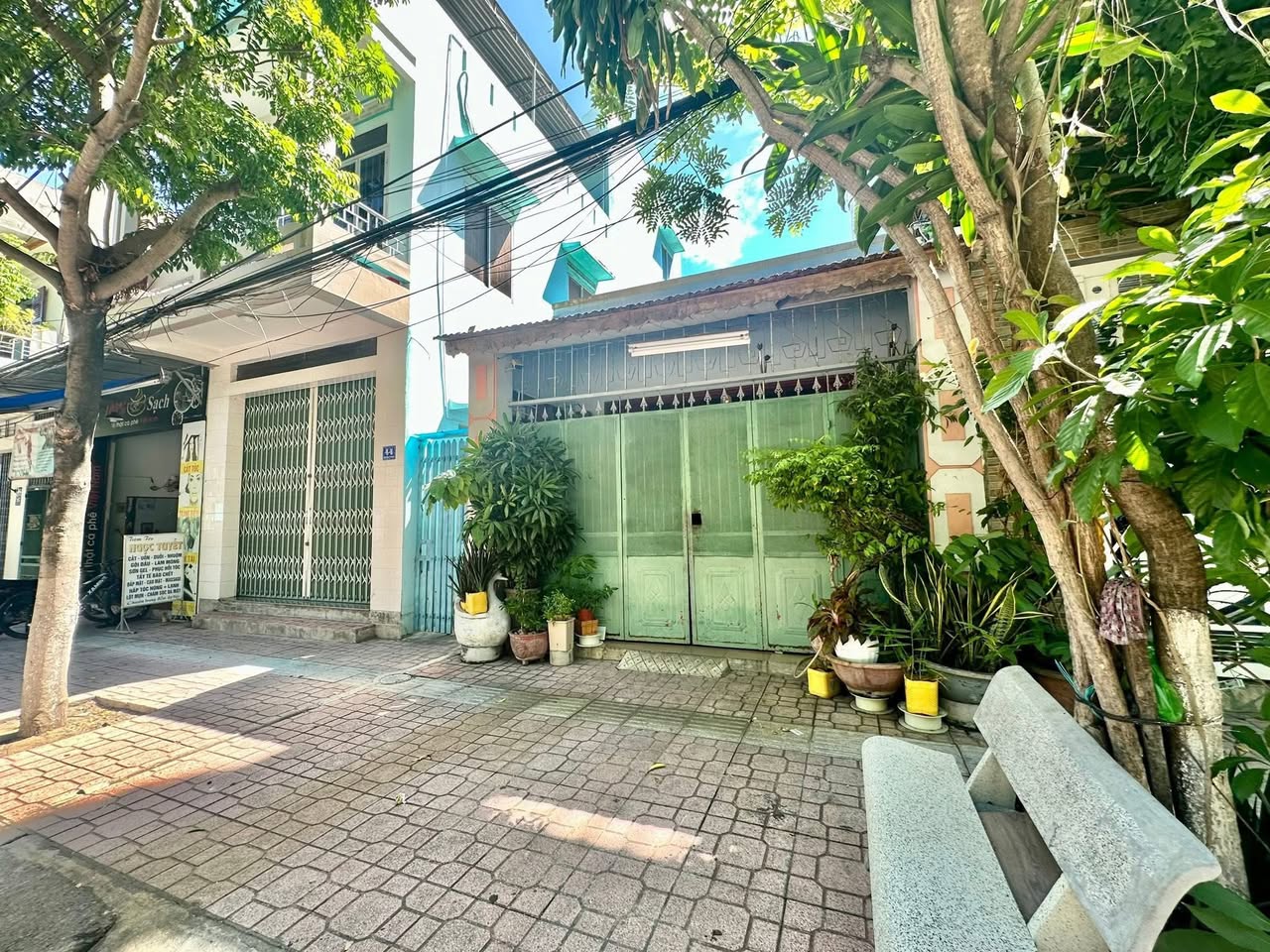 Bán nhà đường Nguyễn Lộ Trạch, Nha Trang cách Biển 650m