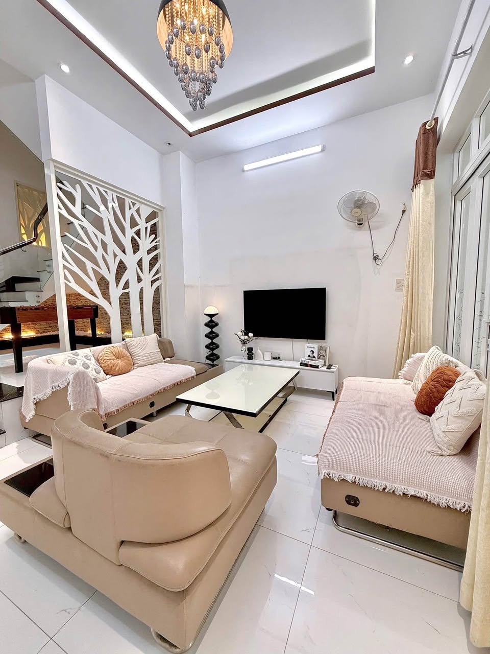 Bán nhà mặt đường Nguyễn Thị Minh Khai, Nha Trang có thang máy