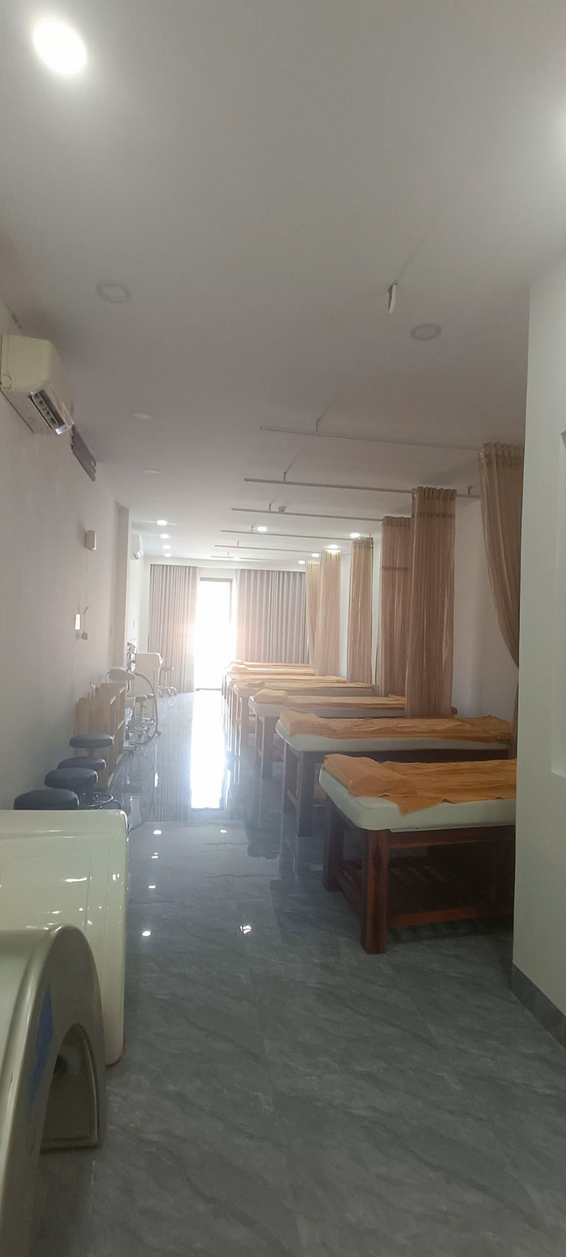 Nhà 4 tầng NEW 99% Ngô Gia Tự CÓ THANG MÁY _ khúc đường 2 chiều [ Cạnh chung cư cũ Ngô Gia Tự ]. Dt 122m2. Giá 22.5ty