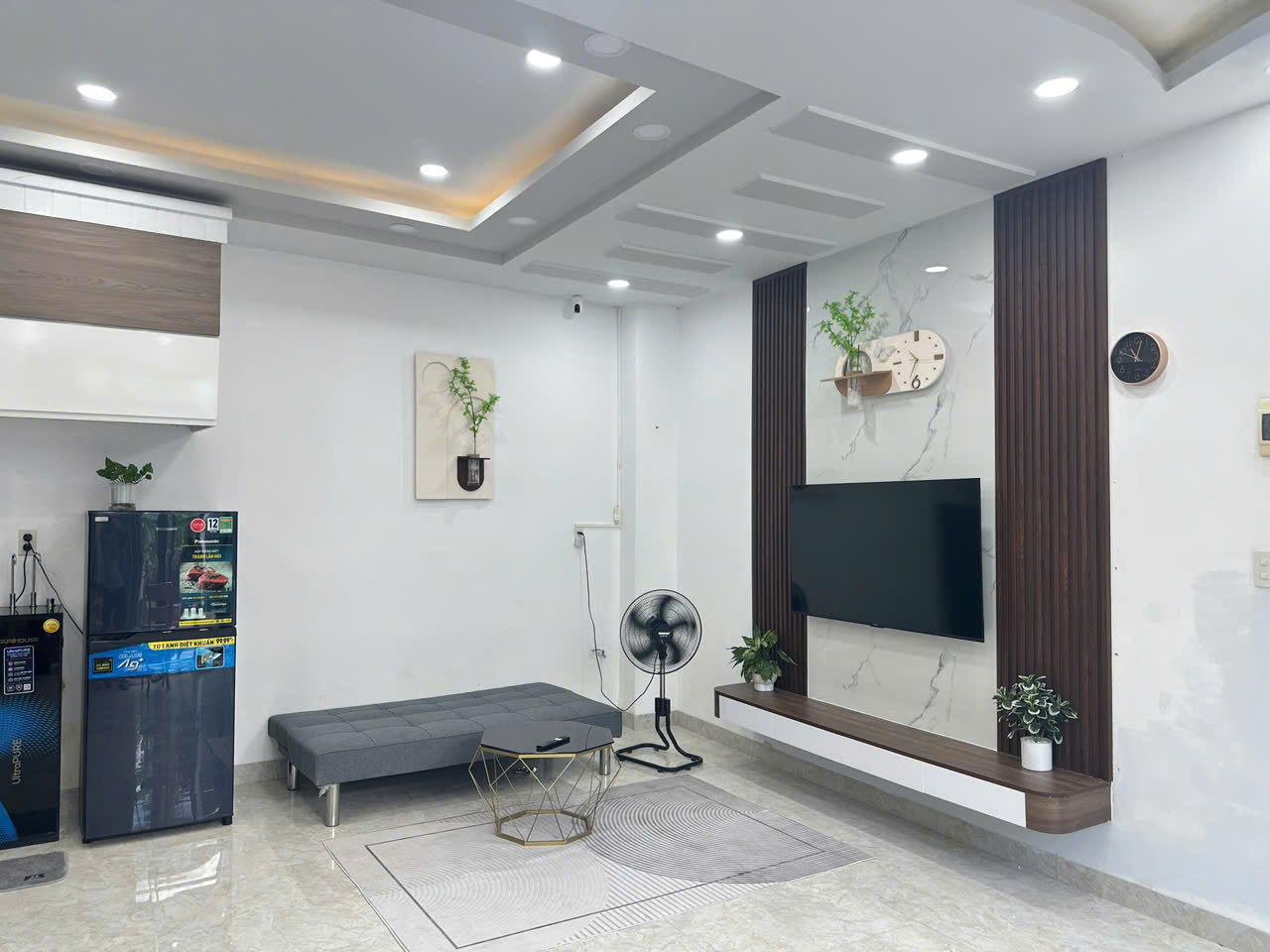 BÁN căn nhà 2 tầng mới đúc đầy đủ nội thất chỉ xách Vali vô thôi xẻn xe hơi Toạ lạc tại hẻm xe hơi 150 lương đinh của Ngọc hiệp nay là tây Nha Trang. Giá 3ty550