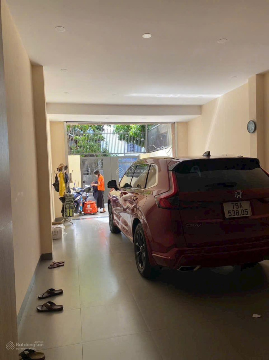 Bán nhà 4 tầng mặt tiền đường Lê Chân, Nha Trang có Thang máy