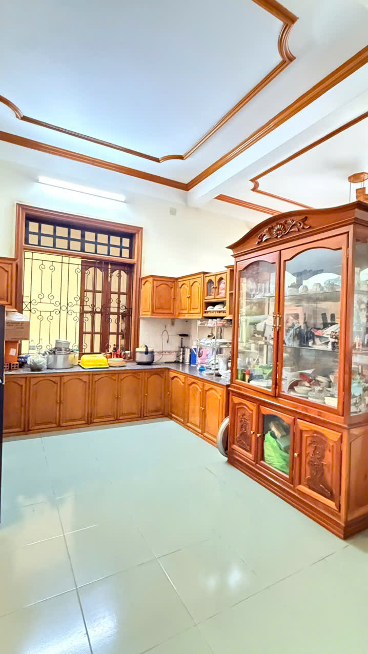 CĂN NHÀ RỘNG RÃI ĐẺ GIA ĐÌNH Ở THOẢI MÁI NGAY TRUNG TÂM NHA TRANG. DT 225.3m2. Giá 17.5ty