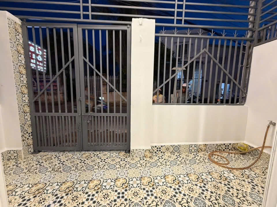 Bán nhà 2 tầng mặt tiền đường,192 Ngô Đến TP Nha Trang chỉ 2.350Tỷ. Dt 31.1m2