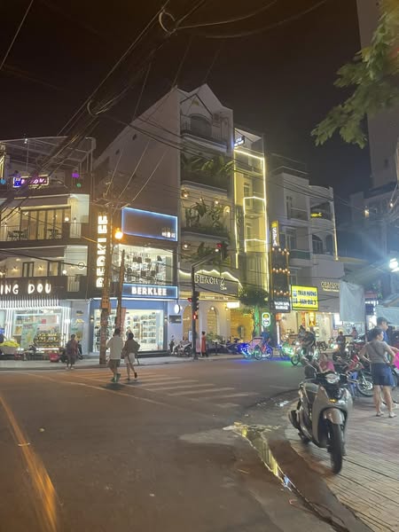 ☘️ Bán khách sạn đường Nguyễn Thiện Thuật