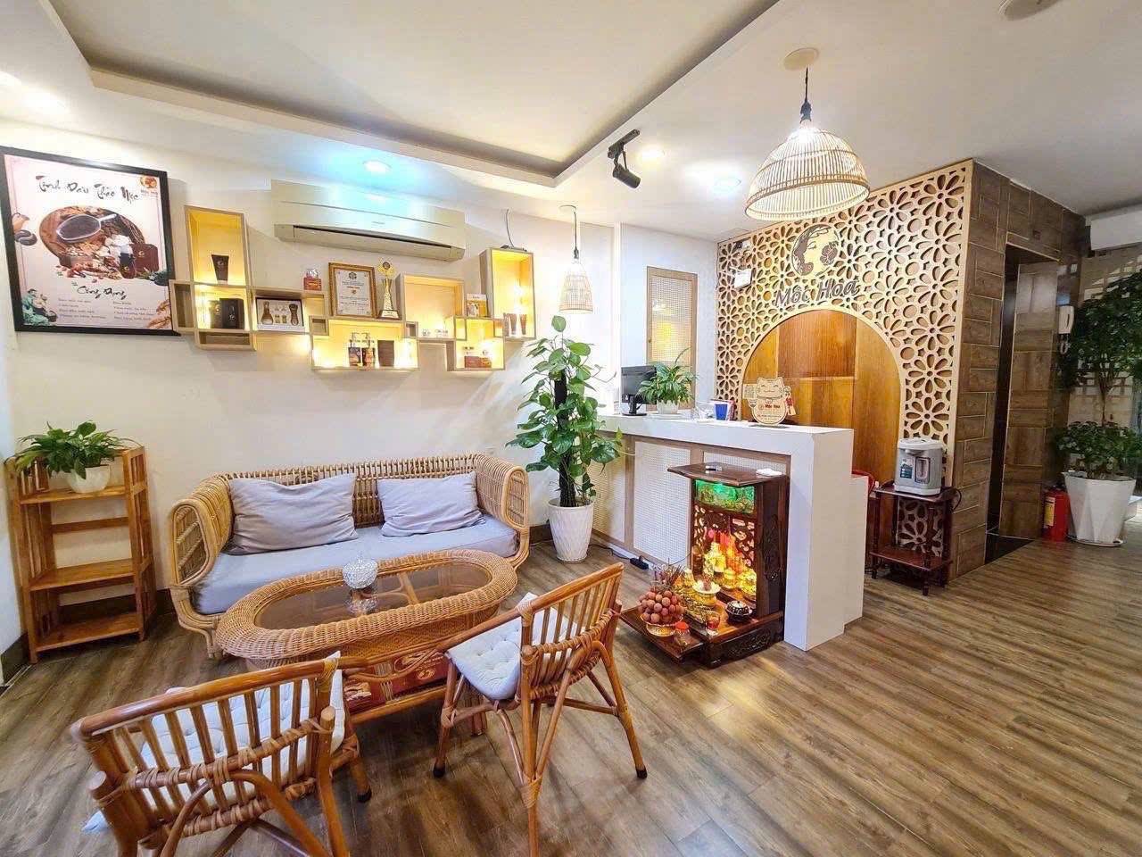 Bán nhà mặt tiền 1 trệt 4 lầu đường Trần Bình Trọng, đang cho thuê 30tr