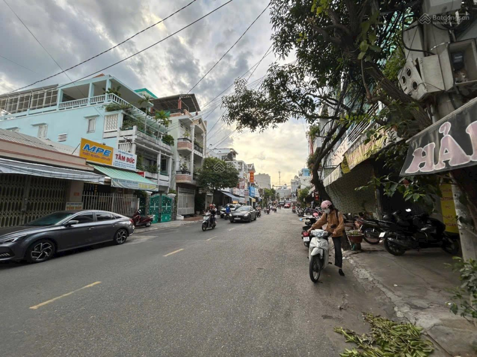 Bán nhà 2 tầng mặt tiền kinh doanh đường Phù Đổng, Nha Trang - Giá 14,5 Tỷ