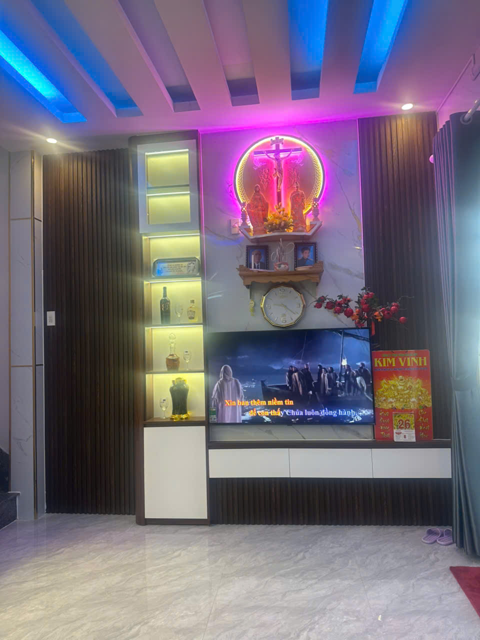 Nhà 4 tầng Hùng Vương _ cách biển Trần Phú: 300m [ hẻm xe máy ]. Dt 28.4m2. Giá 5.5ty